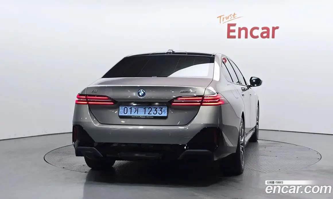 BMW i5 2025 0.2 автомат (гидро), фото 4