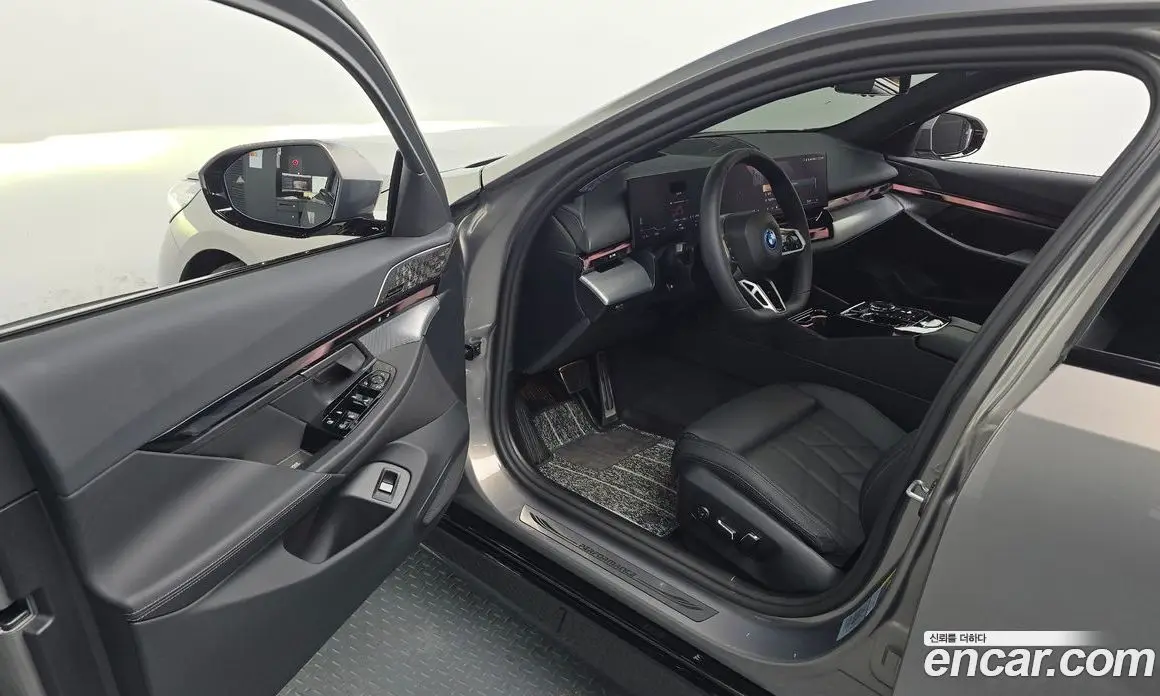 BMW i5 2025 0.2 автомат (гидро), фото 10