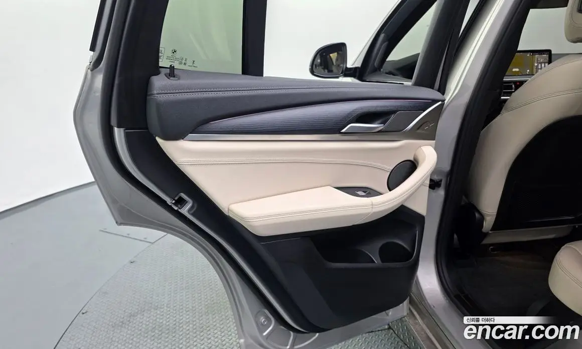 BMW iX3 2024 0.2 автомат (гидро), фото 14