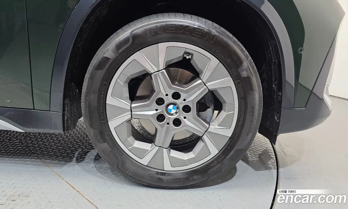 BMW X1 2024 2.0 автомат (гидро), фото 5