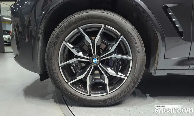 BMW X4 2024 2.0 автомат (гидро), миниатюра 5