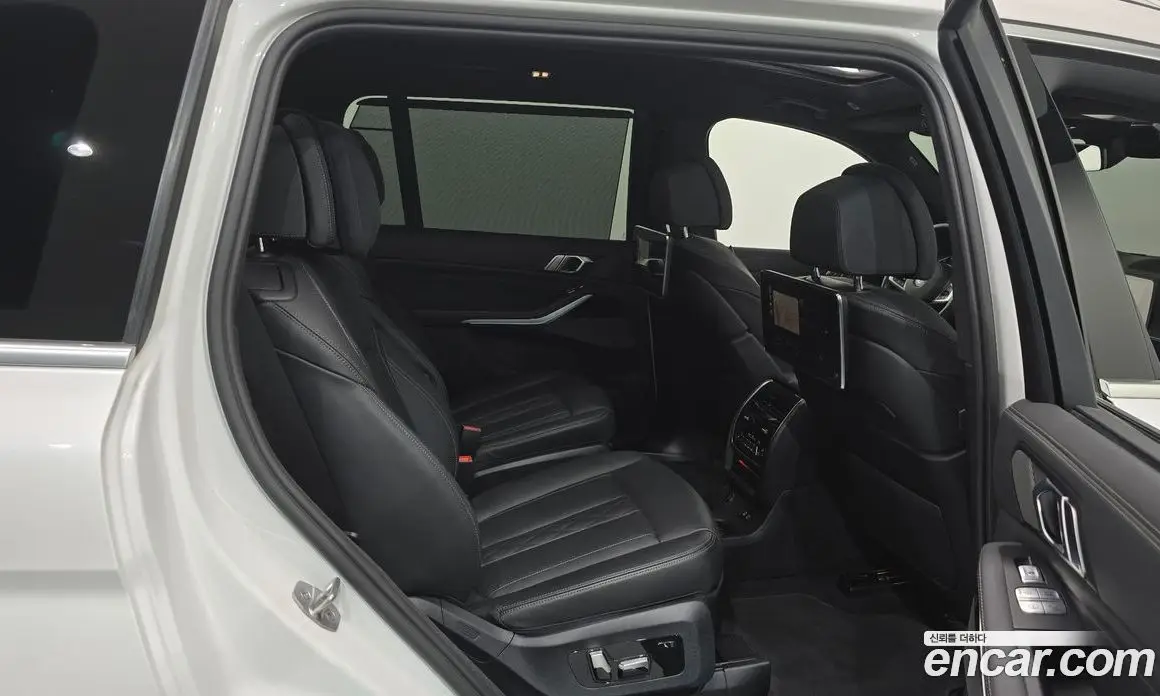 BMW X7 2022 3.0 автомат (гидро), фото 17