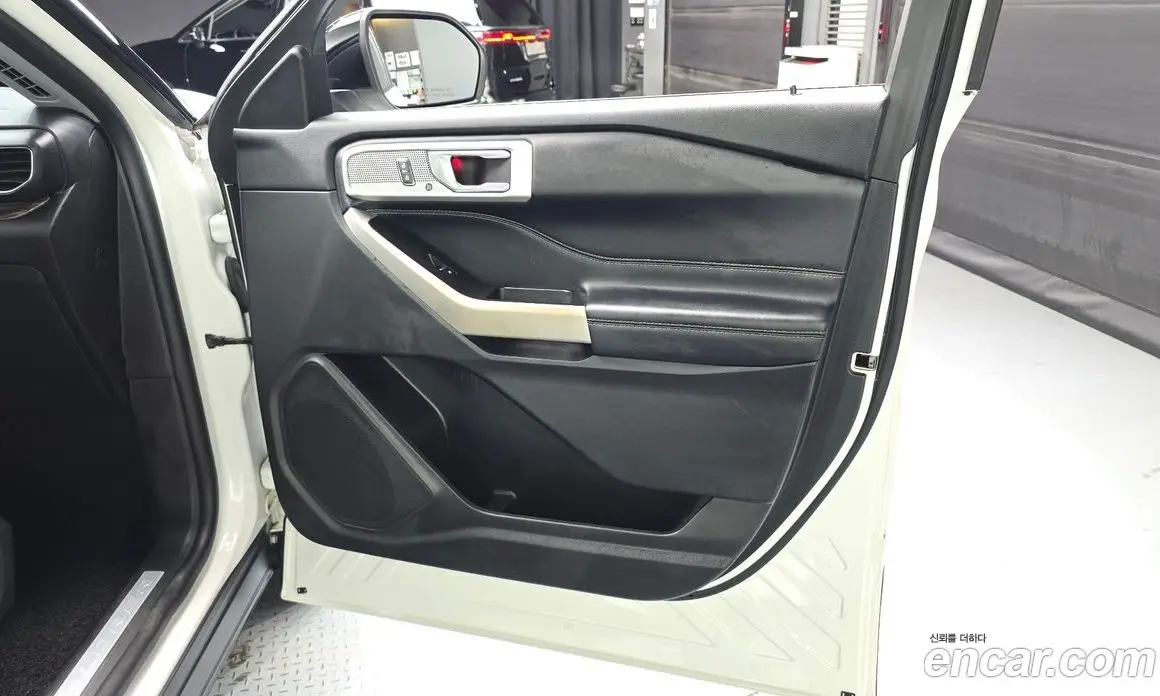 Ford Explorer 2022 2.3 автомат (гидро), фото 15