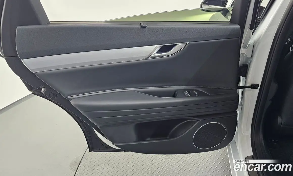 Genesis G80 2025 2.5 автомат (гидро), фото 14