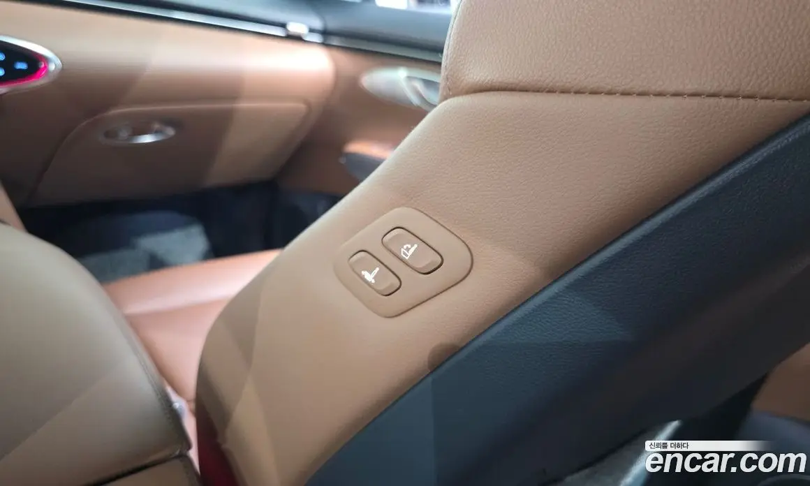 Genesis GV70 2023 2.5 автомат (гидро), фото 25