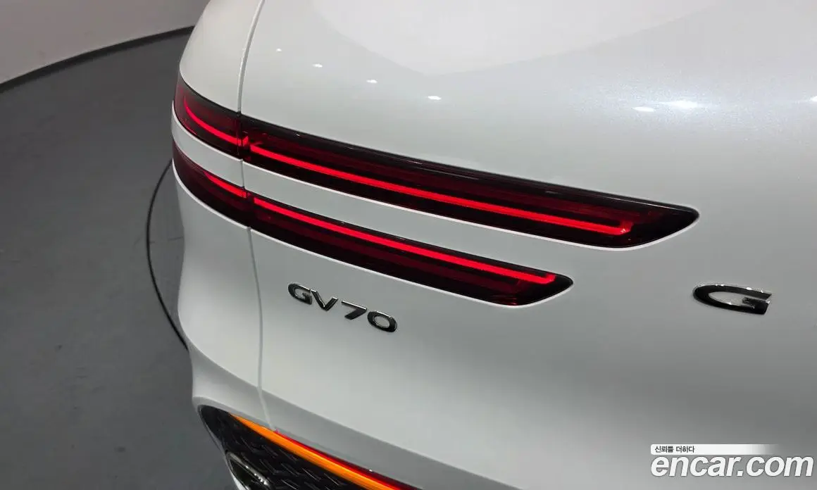 Genesis GV70 2023 2.5 автомат (гидро), фото 9