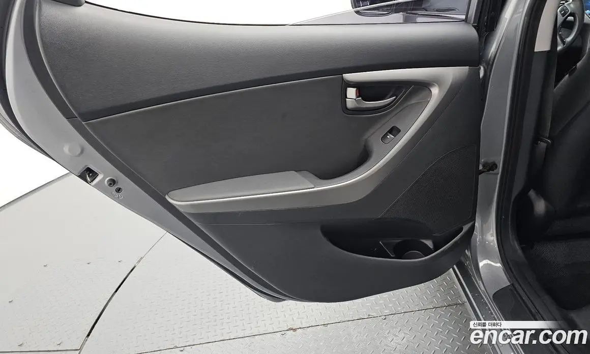 Hyundai Avante 2014 1.6 автомат (гидро), фото 15