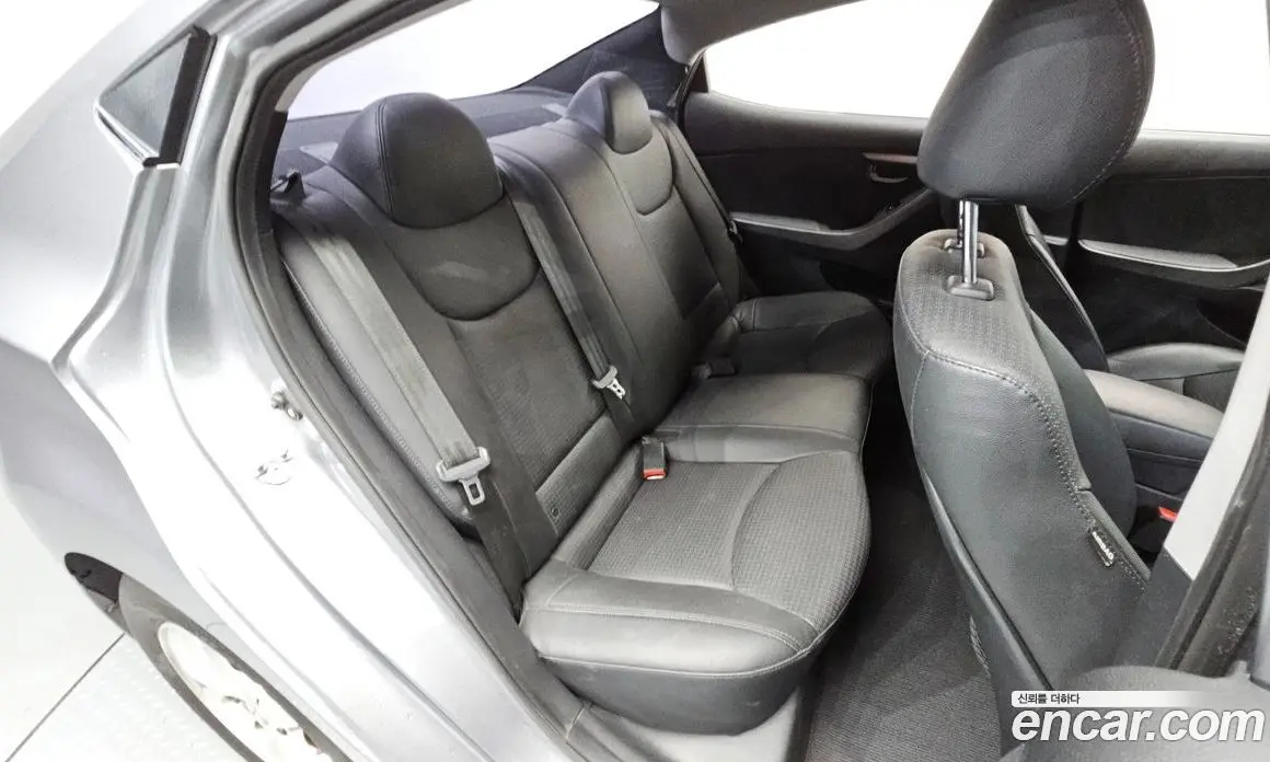 Hyundai Avante 2014 1.6 автомат (гидро), фото 17