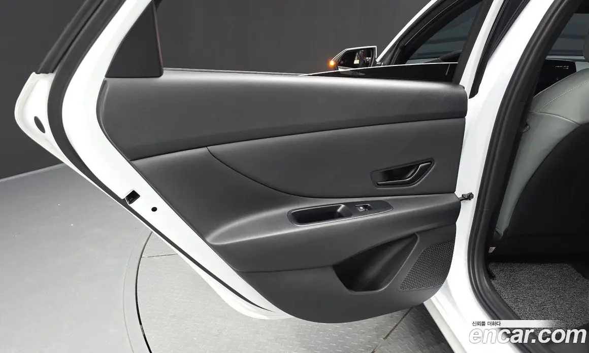 Hyundai Avante 2025 1.6 автомат (гидро), фото 15
