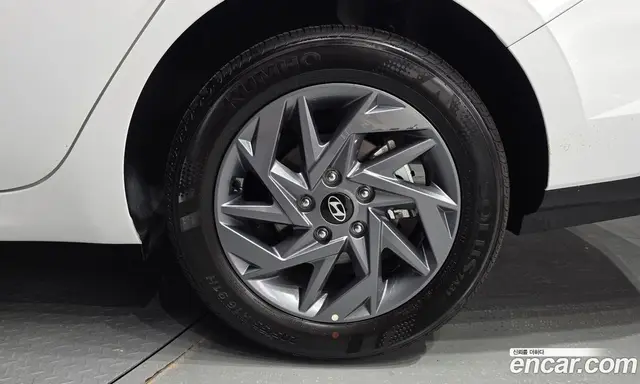 Hyundai Avante 2025 1.6 автомат (гидро), миниатюра 7