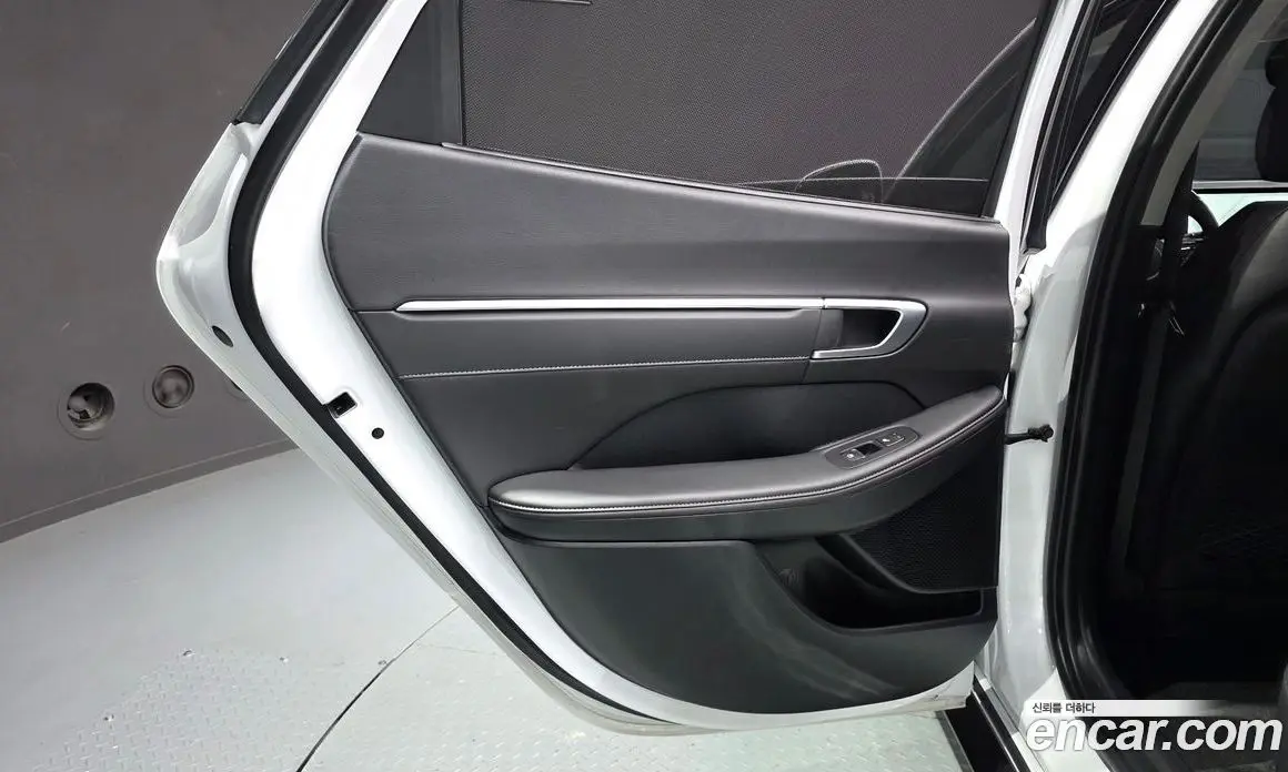 Hyundai Sonata 2023 2.0 автомат (гидро), фото 15