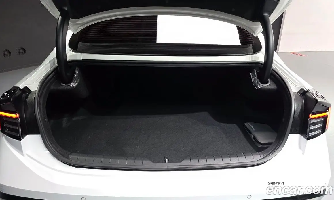 Hyundai Sonata 2023 2.0 автомат (гидро), фото 32