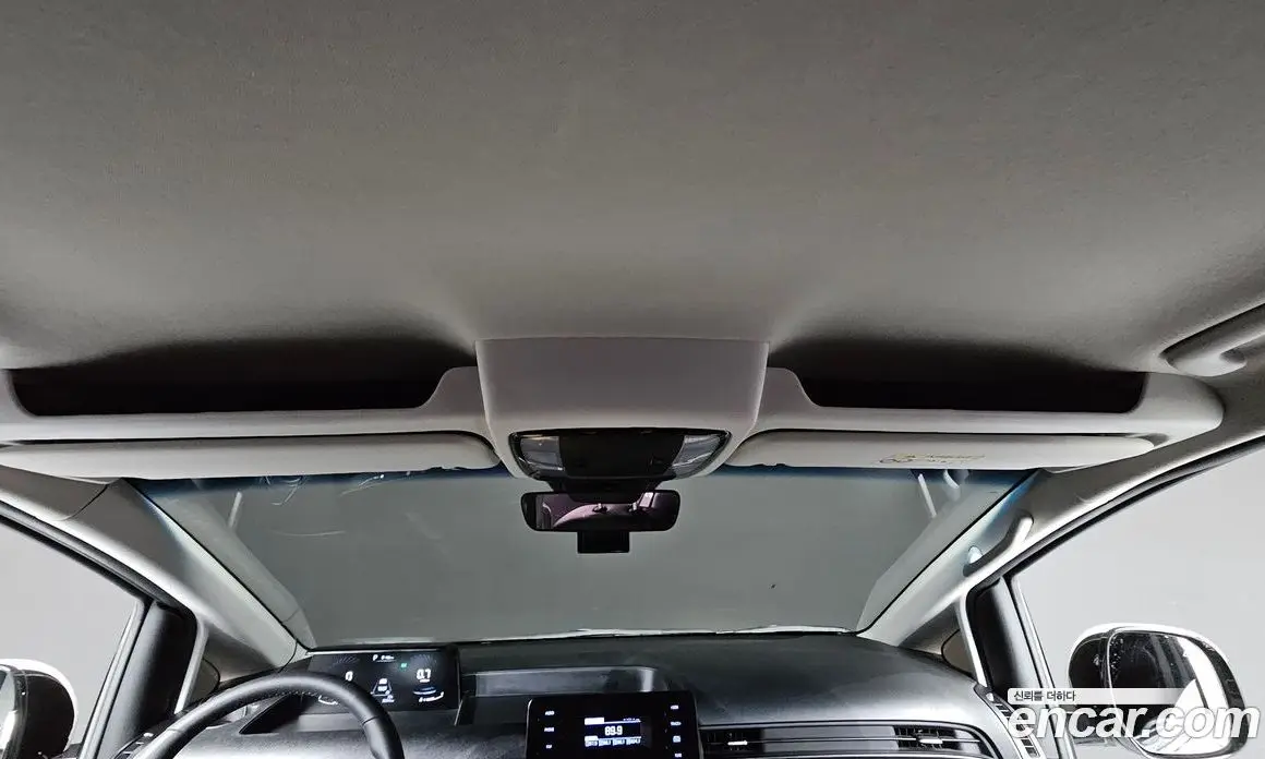 Hyundai Staria 2023 2.2 автомат (гидро), фото 24