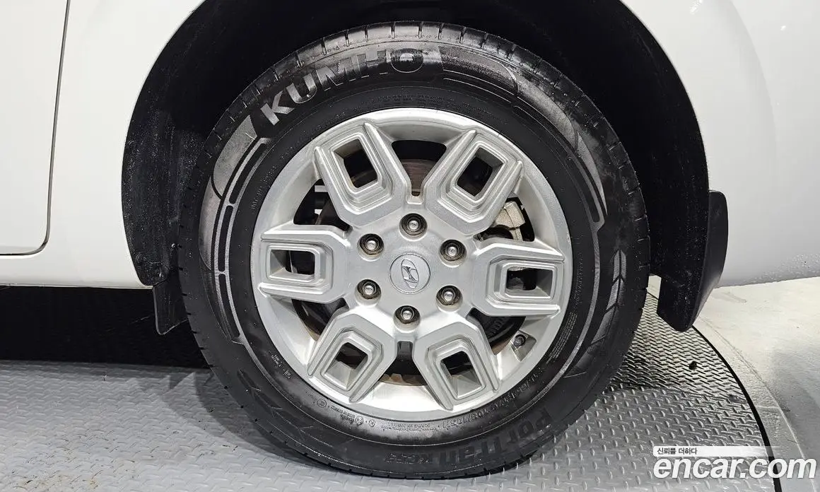 Hyundai Staria 2023 2.2 автомат (гидро), фото 7