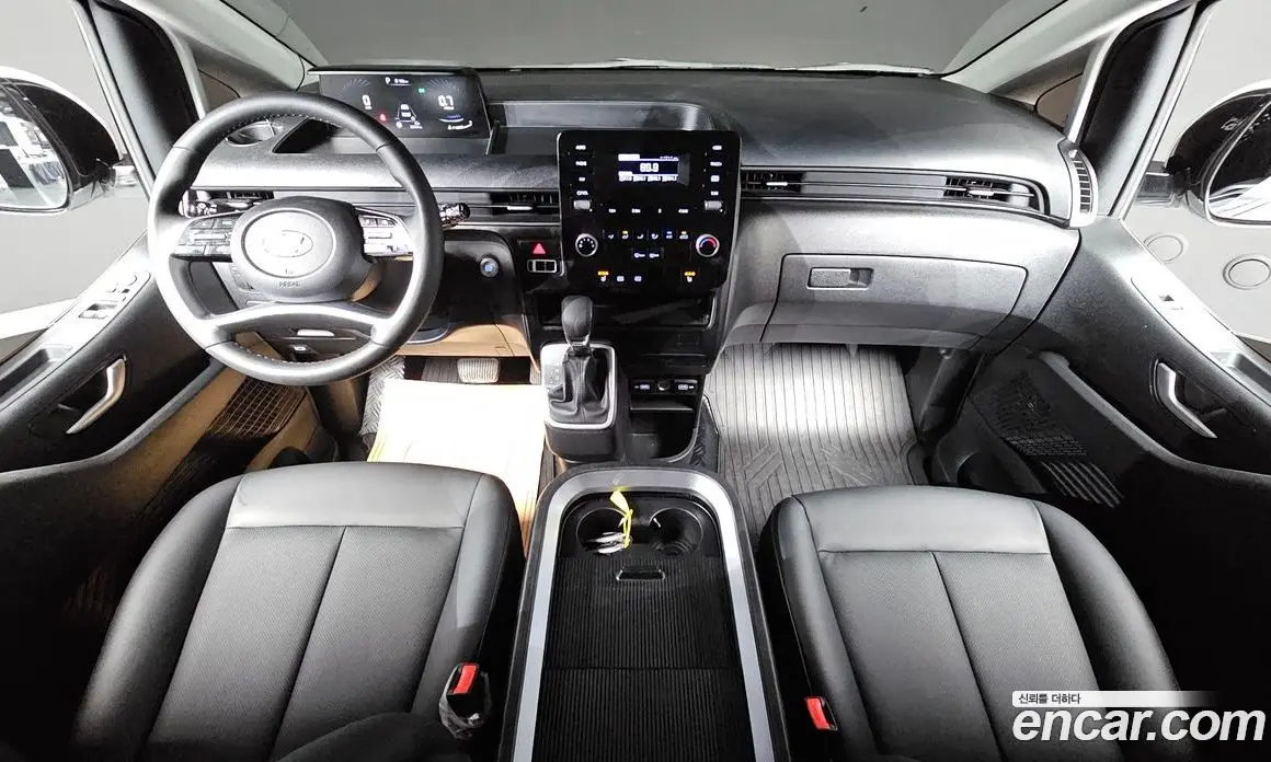 Hyundai Staria 2023 2.2 автомат (гидро), фото 10