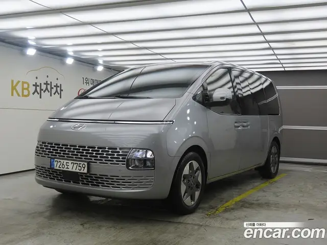 Hyundai Staria 2023 2.2 автомат (гидро), миниатюра 1