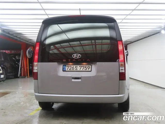 Hyundai Staria 2023 2.2 автомат (гидро), миниатюра 3