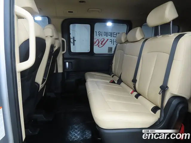 Hyundai Staria 2023 2.2 автомат (гидро), миниатюра 6