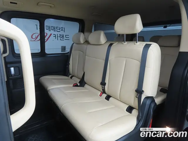 Hyundai Staria 2023 2.2 автомат (гидро), миниатюра 7