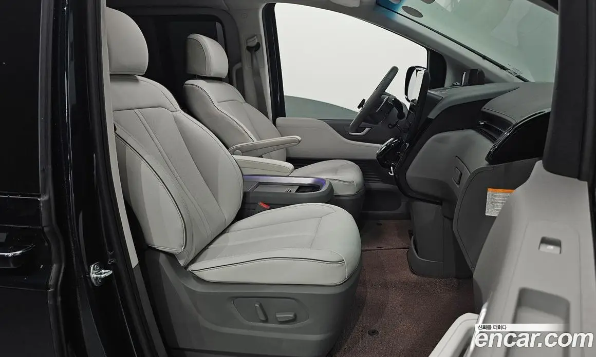 Hyundai Staria 2024 1.6 автомат (гидро), фото 13