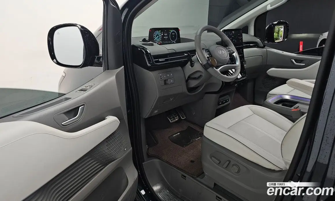 Hyundai Staria 2024 1.6 автомат (гидро), фото 17