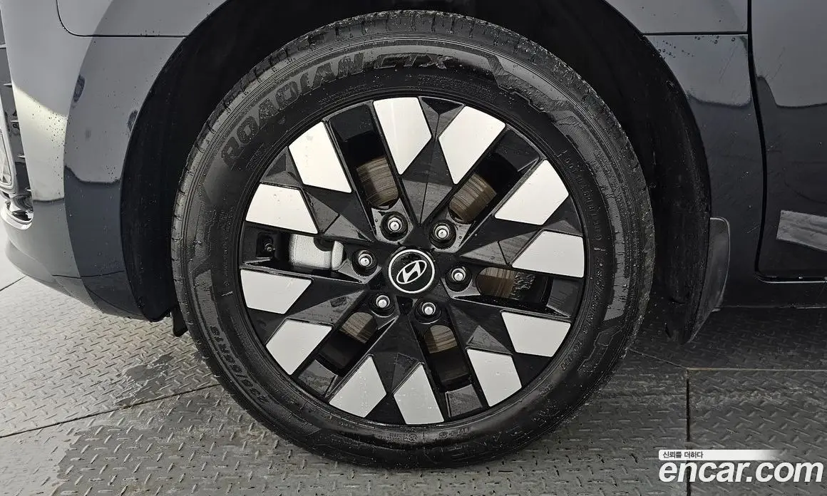 Hyundai Staria 2024 1.6 автомат (гидро), фото 5