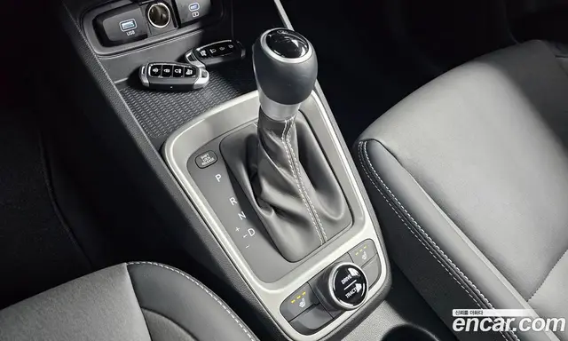 Hyundai Venue 2025 1.6 автомат (гидро), миниатюра 12
