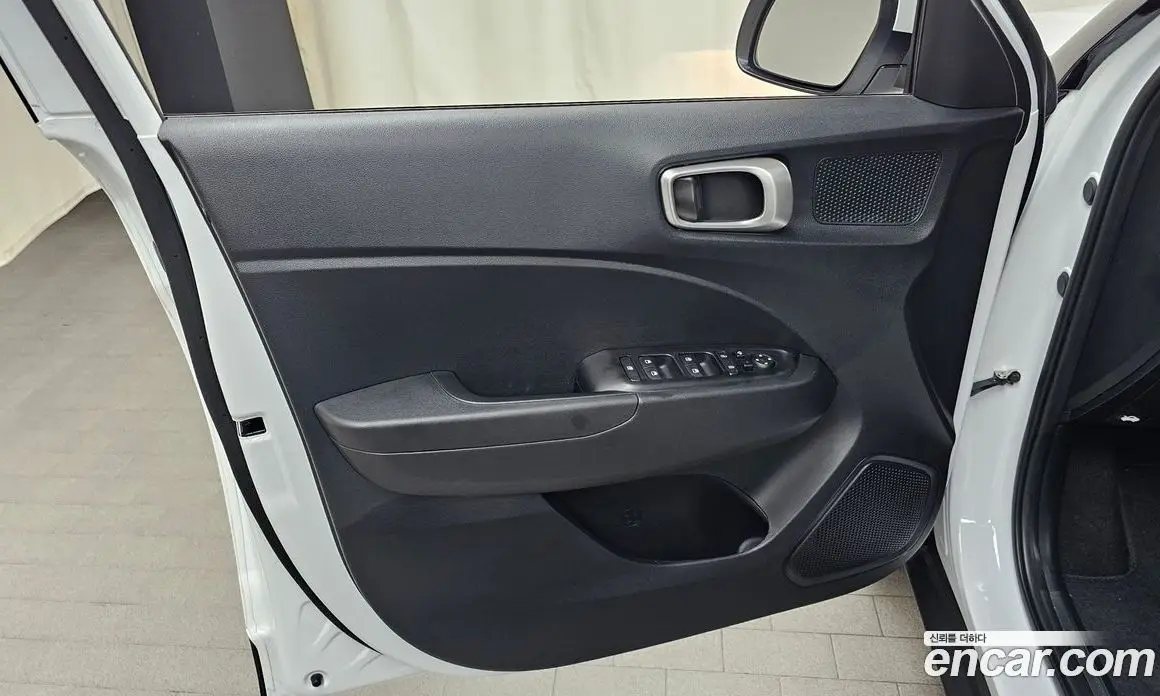 Hyundai Venue 2025 1.6 автомат (гидро), фото 14