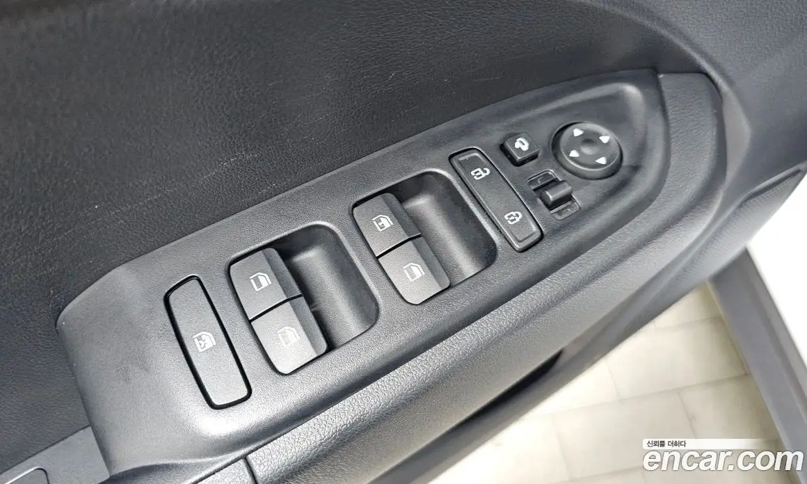 Hyundai Venue 2025 1.6 автомат (гидро), фото 26