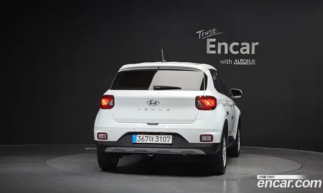 Hyundai Venue 2025 1.6 автомат (гидро), миниатюра 4