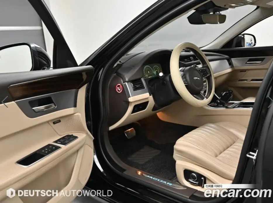 Jaguar XF 2019 2.0 автомат (гидро), фото 11