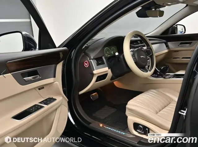 Jaguar XF 2019 2.0 автомат (гидро), миниатюра 11
