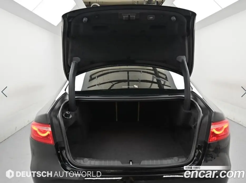 Jaguar XF 2019 2.0 автомат (гидро), фото 19