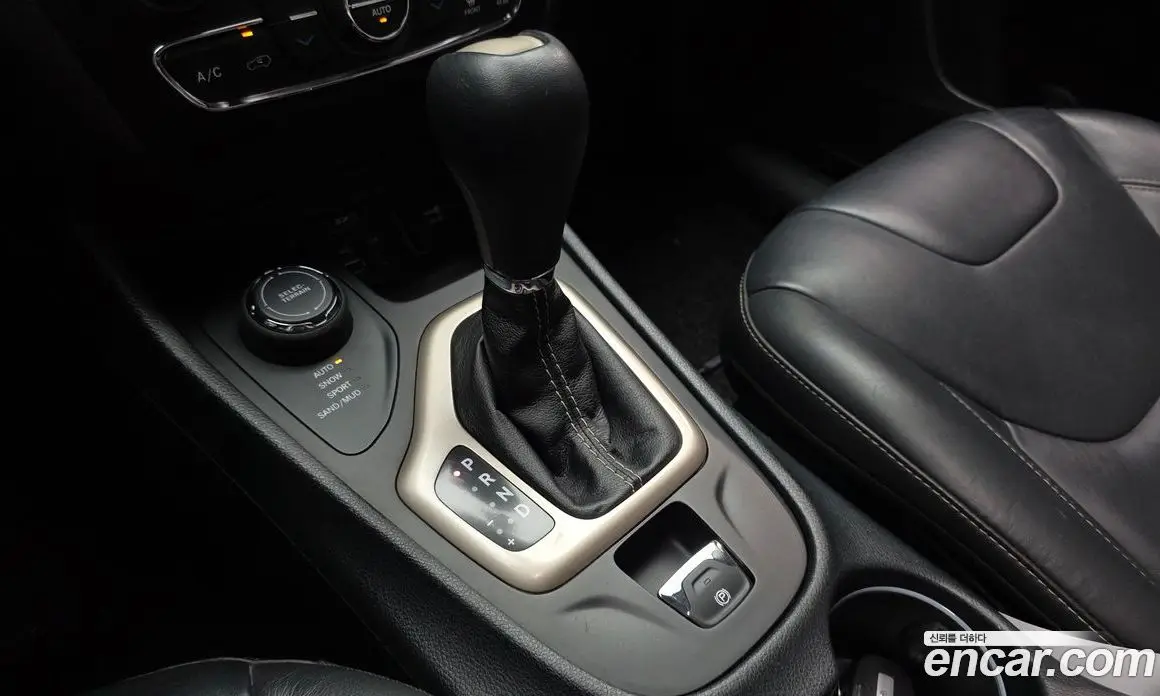 Jeep Cherokee 2015 2.4 автомат (гидро), фото 9