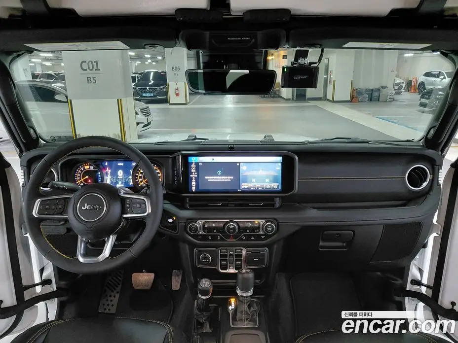 Jeep Wrangler 2024 2.0 автомат (гидро), фото 11