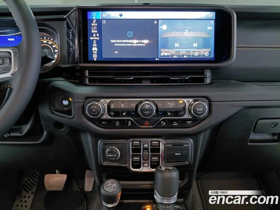 Jeep Wrangler 2024 2.0 автомат (гидро), фото 15