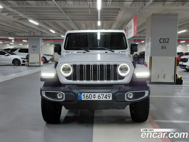 Jeep Wrangler 2024 2.0 автомат (гидро), миниатюра 3
