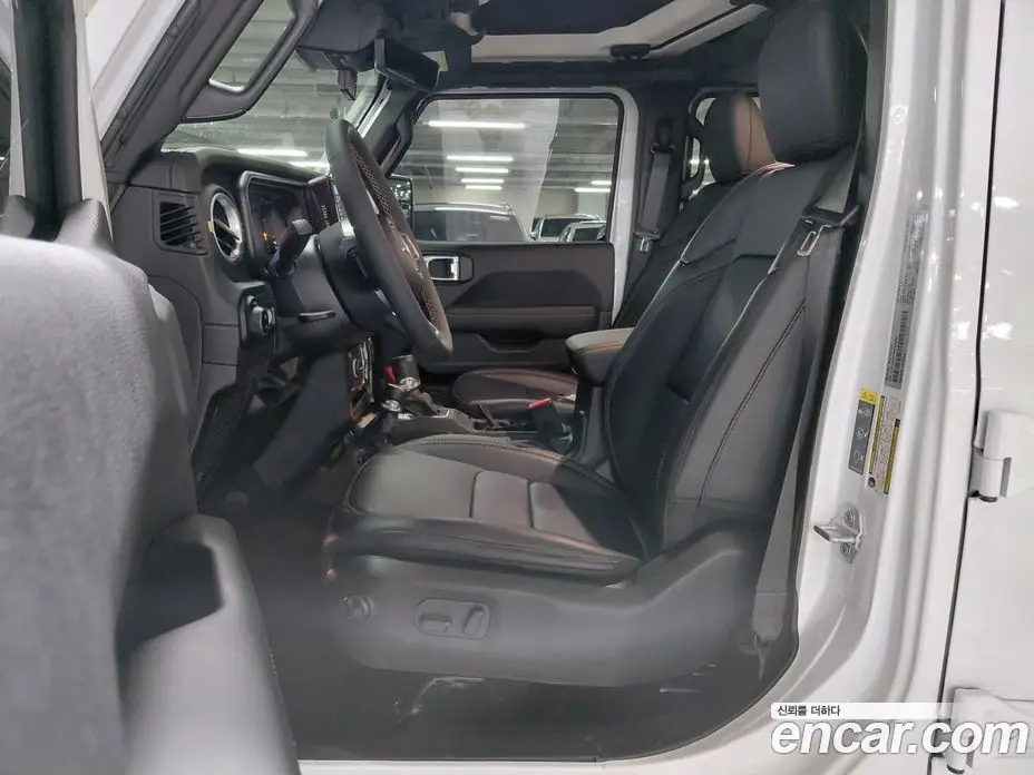 Jeep Wrangler 2024 2.0 автомат (гидро), фото 8