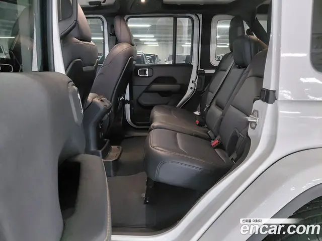 Jeep Wrangler 2024 2.0 автомат (гидро), миниатюра 9