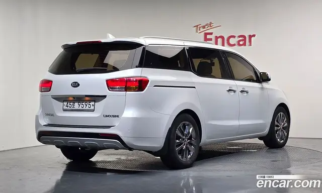 Kia Carnival 2015 2.2 автомат (гидро), миниатюра 2