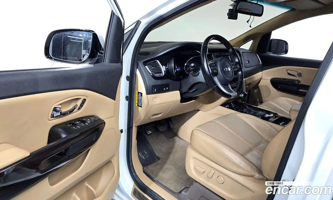Kia Carnival 2015 2.2 автомат (гидро), фото 13