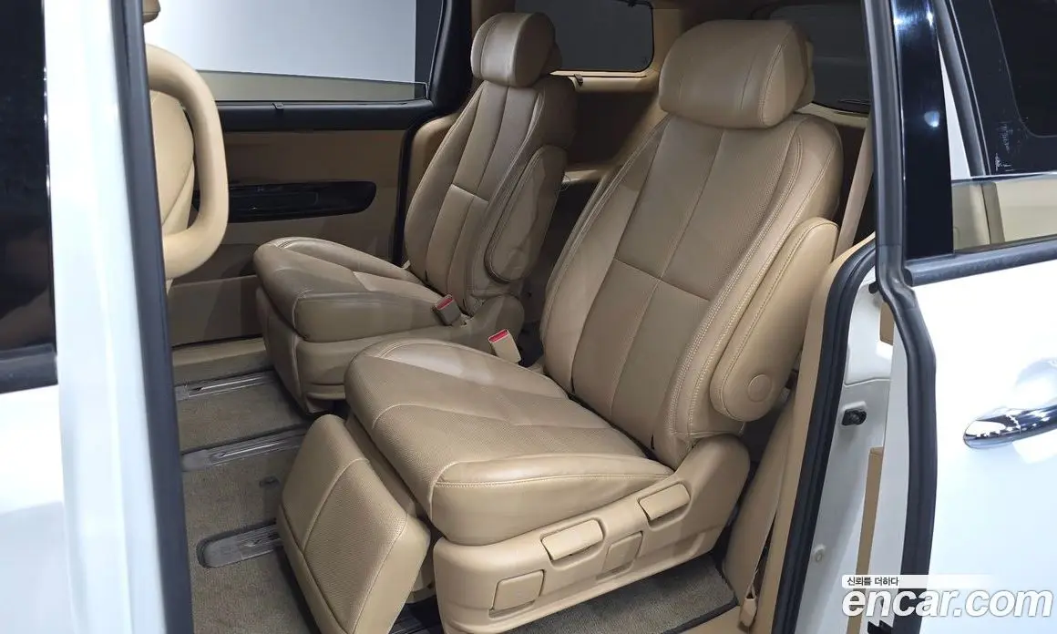 Kia Carnival 2015 2.2 автомат (гидро), фото 17