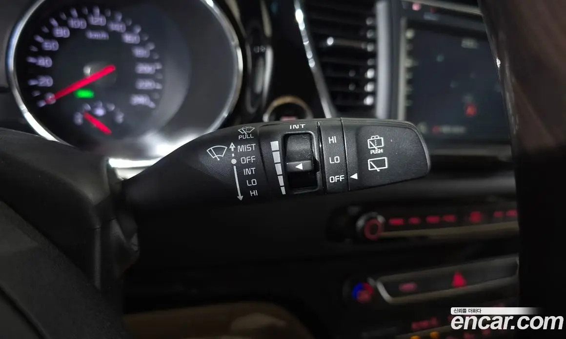 Kia Carnival 2015 2.2 автомат (гидро), фото 26