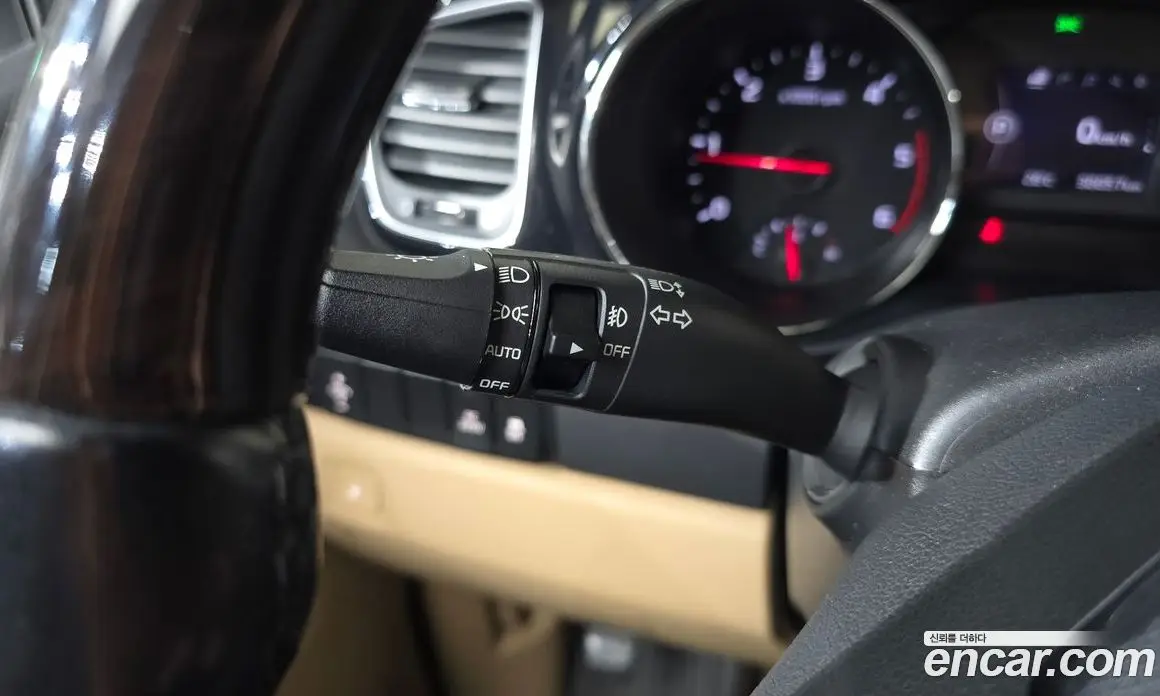 Kia Carnival 2015 2.2 автомат (гидро), фото 28