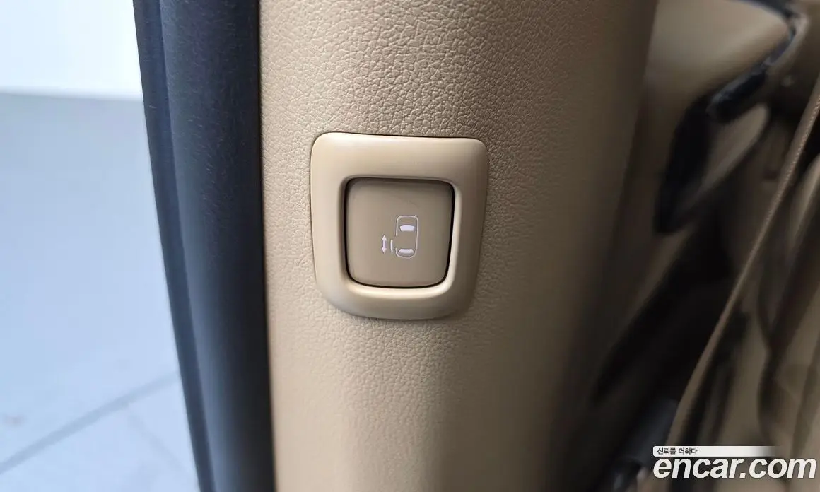 Kia Carnival 2015 2.2 автомат (гидро), фото 30