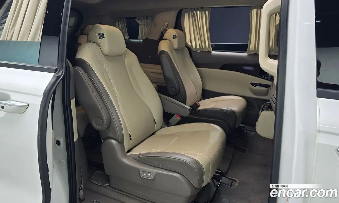 Kia Carnival 2022 3.5 автомат (гидро), фото 16