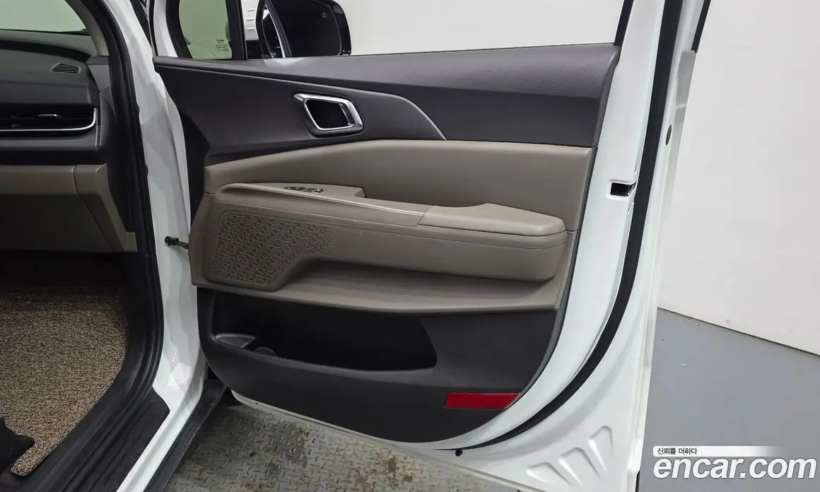 Kia Carnival 2023 3.5 автомат (гидро), фото 14