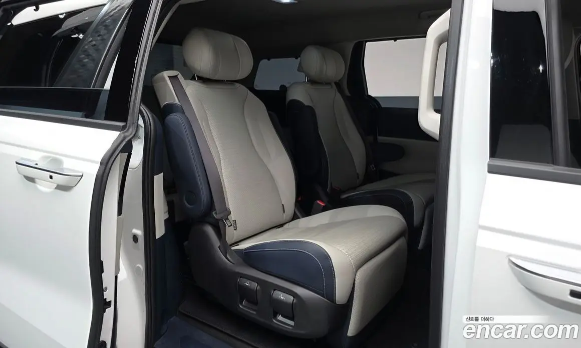 Kia Carnival 2024 1.6 автомат (гидро), фото 16