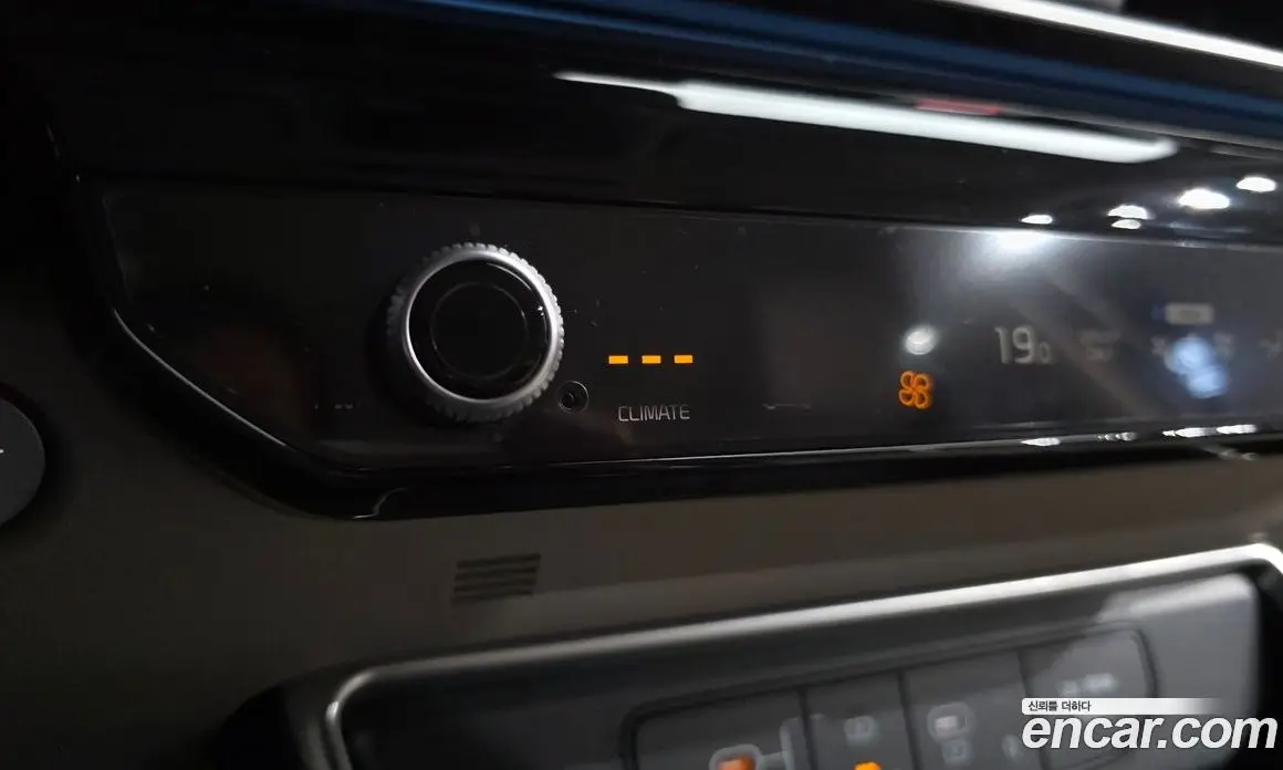 Kia Carnival 2024 1.6 автомат (гидро), фото 37