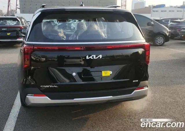 Kia Carnival 2025 1.6 автомат (гидро), миниатюра 3